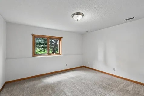 14799 Endicott Way Apple Valley MN 55124