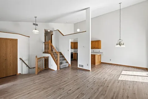 14799 Endicott Way Apple Valley MN 55124