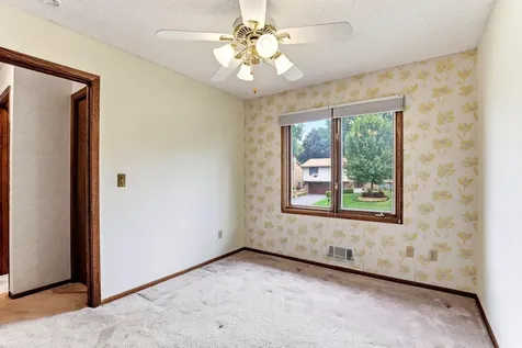 525 Lakewood Drive S Maplewood MN 55119