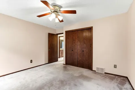 525 Lakewood Drive S Maplewood MN 55119