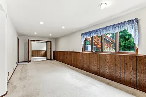 525 Lakewood Drive S Maplewood MN 55119