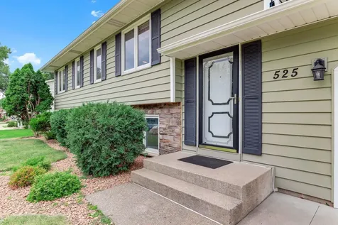 525 Lakewood Drive S Maplewood MN 55119