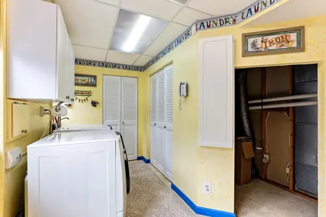 525 Lakewood Drive S Maplewood MN 55119