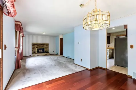 525 Lakewood Drive S Maplewood MN 55119