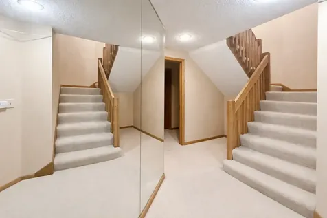 8992 Hidden Meadow Road Woodbury MN 55125