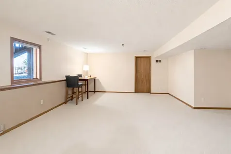 8992 Hidden Meadow Road Woodbury MN 55125