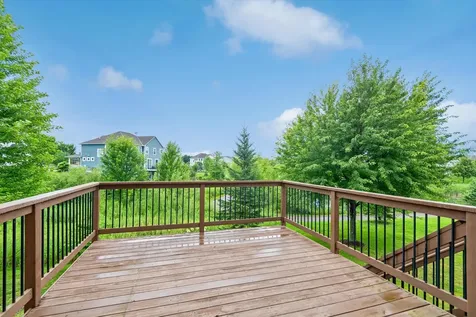 3947 Valencia Lane Chaska MN 55318