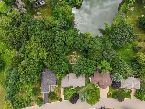 2488 Hillwood Drive E Maplewood MN 55119
