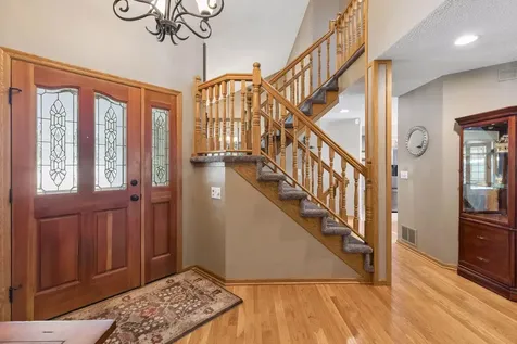 2488 Hillwood Drive E Maplewood MN 55119