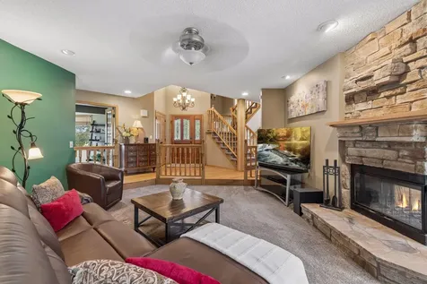 2488 Hillwood Drive E Maplewood MN 55119