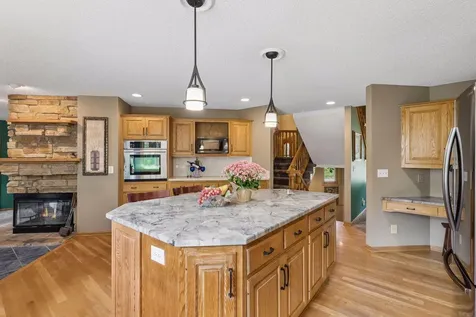 2488 Hillwood Drive E Maplewood MN 55119