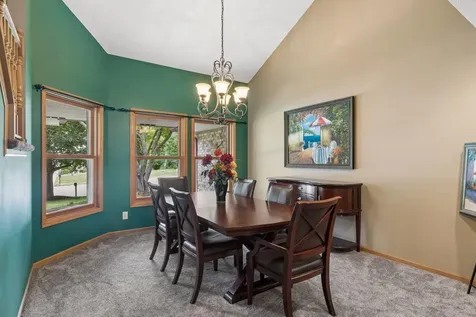 2488 Hillwood Drive E Maplewood MN 55119