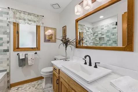 2488 Hillwood Drive E Maplewood MN 55119
