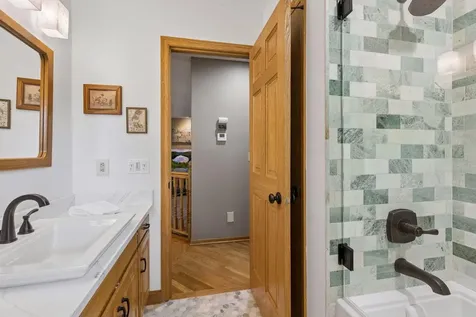 2488 Hillwood Drive E Maplewood MN 55119