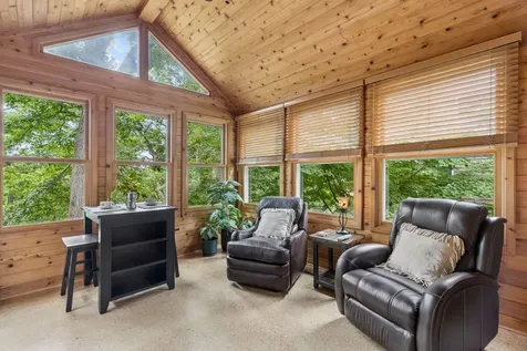2488 Hillwood Drive E Maplewood MN 55119