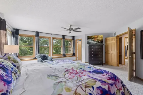 2488 Hillwood Drive E Maplewood MN 55119