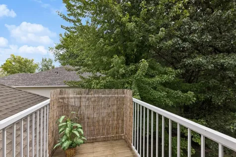 2488 Hillwood Drive E Maplewood MN 55119