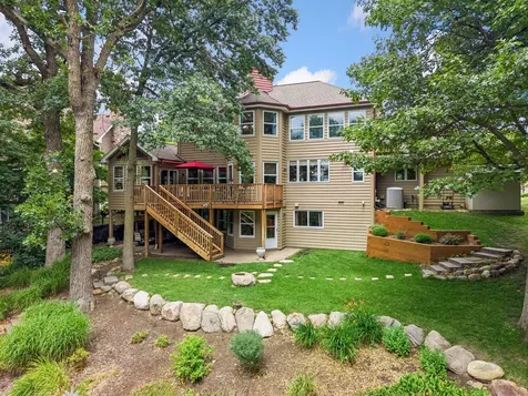 2488 Hillwood Drive E Maplewood MN 55119