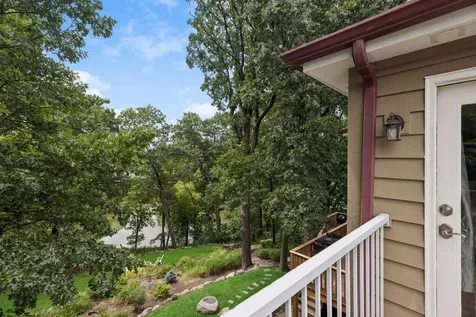 2488 Hillwood Drive E Maplewood MN 55119