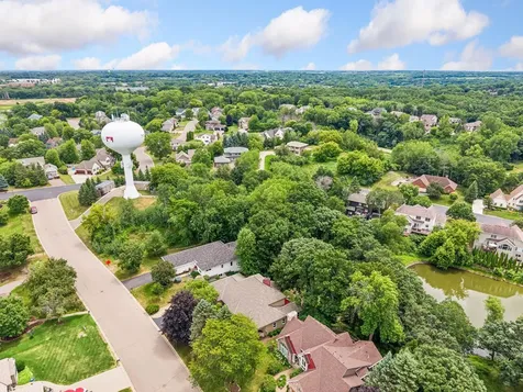2488 Hillwood Drive E Maplewood MN 55119