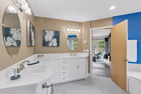 2488 Hillwood Drive E Maplewood MN 55119