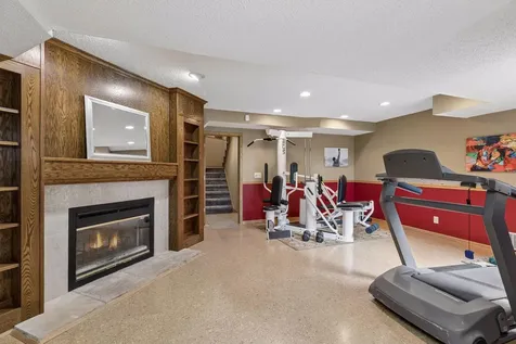2488 Hillwood Drive E Maplewood MN 55119