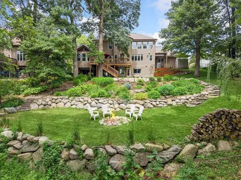 2488 Hillwood Drive E Maplewood MN 55119