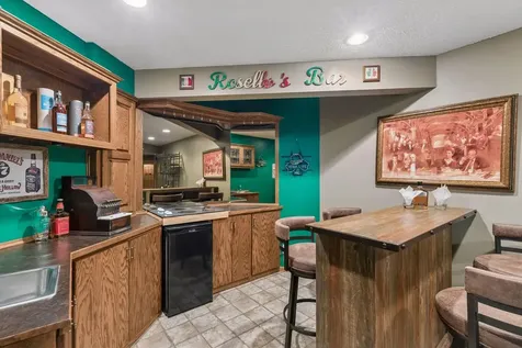 2488 Hillwood Drive E Maplewood MN 55119