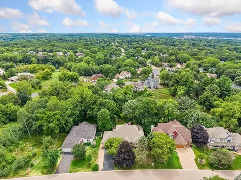 2488 Hillwood Drive E Maplewood MN 55119
