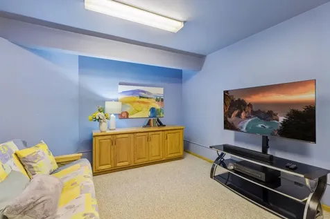 2488 Hillwood Drive E Maplewood MN 55119