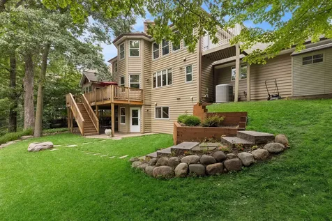 2488 Hillwood Drive E Maplewood MN 55119