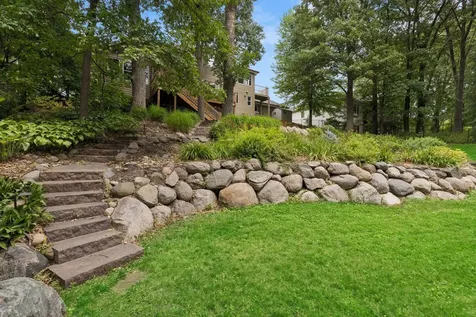 2488 Hillwood Drive E Maplewood MN 55119