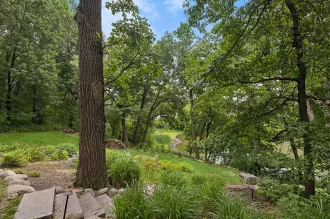 2488 Hillwood Drive E Maplewood MN 55119
