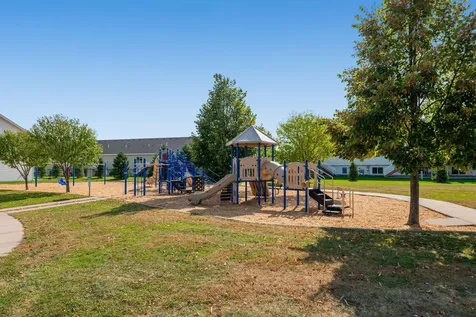 4244 Jarmann Lane Shakopee MN 55379