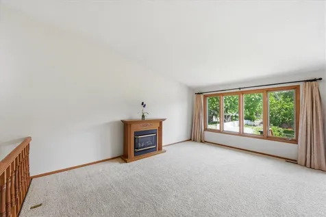 4029 Silver Lake Rd NE Saint Anthony MN 55421