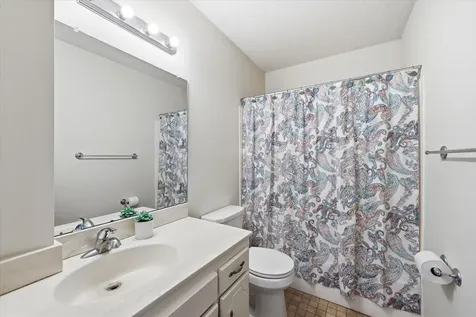 4029 Silver Lake Rd NE Saint Anthony MN 55421
