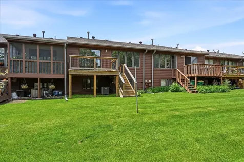 4029 Silver Lake Rd NE Saint Anthony MN 55421
