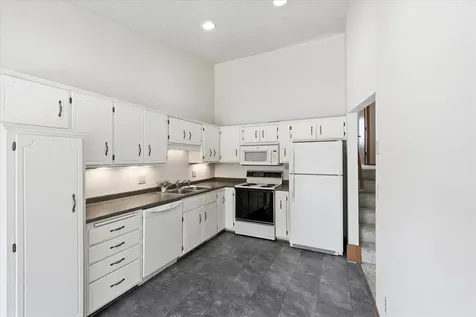 4029 Silver Lake Rd NE Saint Anthony MN 55421