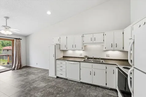 4029 Silver Lake Rd NE Saint Anthony MN 55421