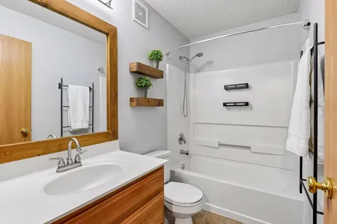 7764 Arboretum Village Chanhassen MN 55317
