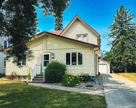 316 S Ash Street Crookston MN 56716