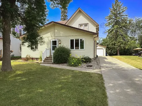 316 S Ash Street Crookston MN 56716