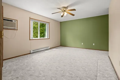 4752 10th Avenue S Fargo ND 58103