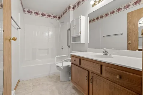 4752 10th Avenue S Fargo ND 58103