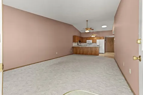 4752 10th Avenue S Fargo ND 58103
