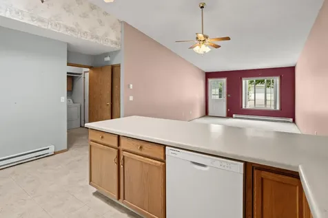 4752 10th Avenue S Fargo ND 58103