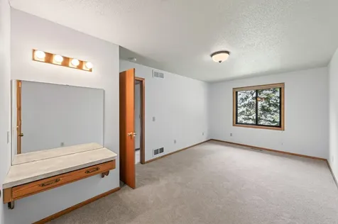 7238 Taffy Way Eden Prairie MN 55346