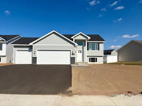 1404 Woods Road NE Isanti MN 55040