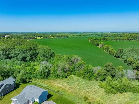 1635 Hidden Trail Mayer MN 55360