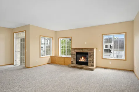 6833 Pine Crest Trl S Cottage Grove MN 55016